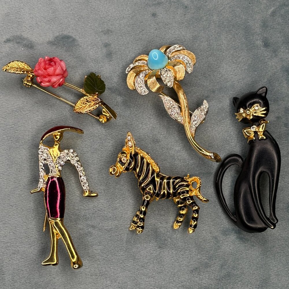 Lot of 5 Vintage Brooches – Gold Tone